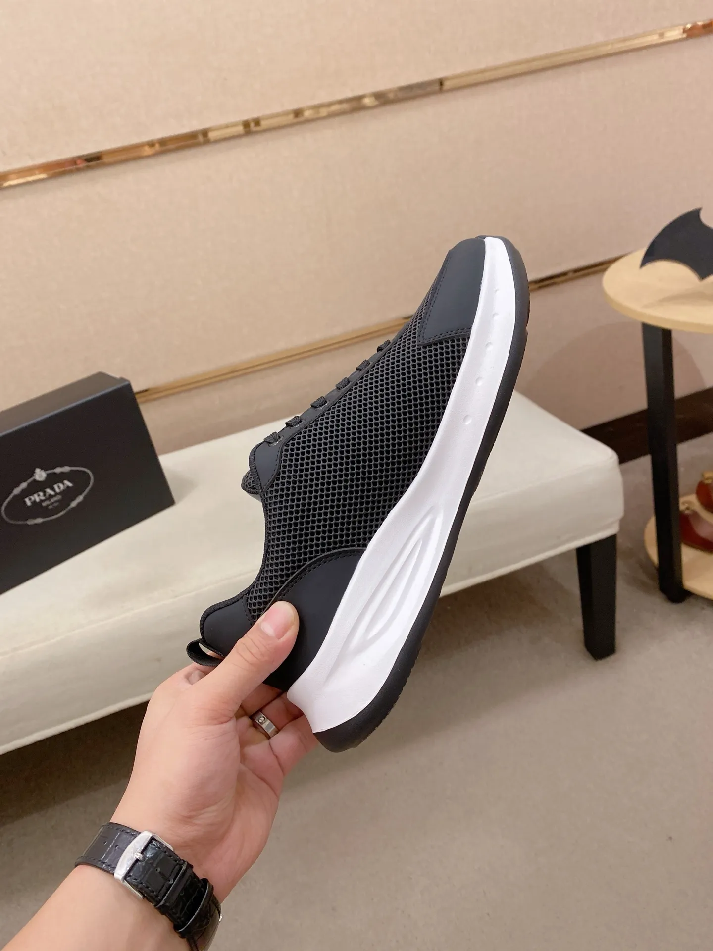 Men's men's shoes💰: 440💰[Prada～Prada] Trendy new styles are on the market. Same style as the official website. Counter quality. Original version. [Strong] [Strong] Imported selected first-layer cowhide. Comfortable and breathable sheepskin lining, fine workmanship, upper layer made of 100% pure cowhide, original last shape, comfortable on the feet, shoe sizes 38 to 44